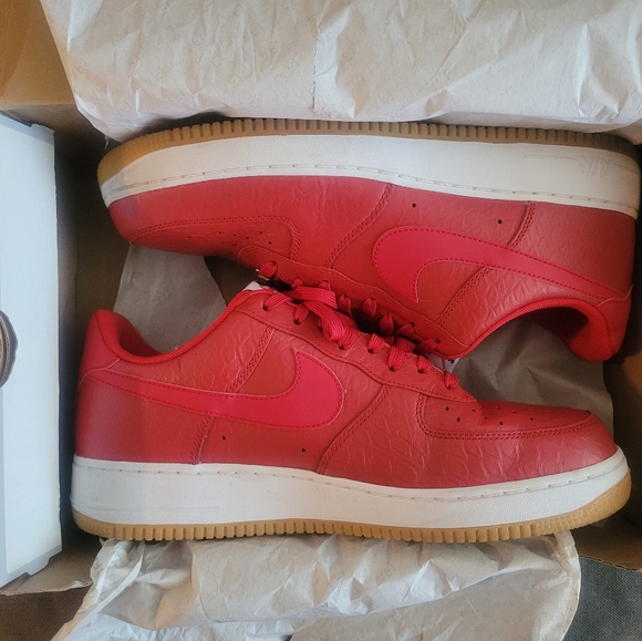 NIKE AIR FORCE 1 '07 LV8 UNIVERSITY RED SIZE 718152 600 US 12 - Picture 3 of 4